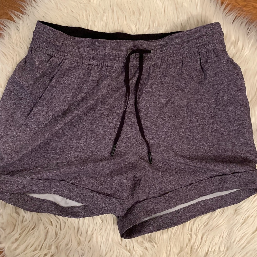 Lululemon women’s gray shorts
